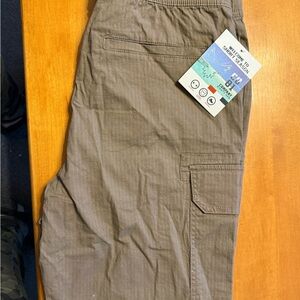 Men's Cargo shorts in Brown size Large